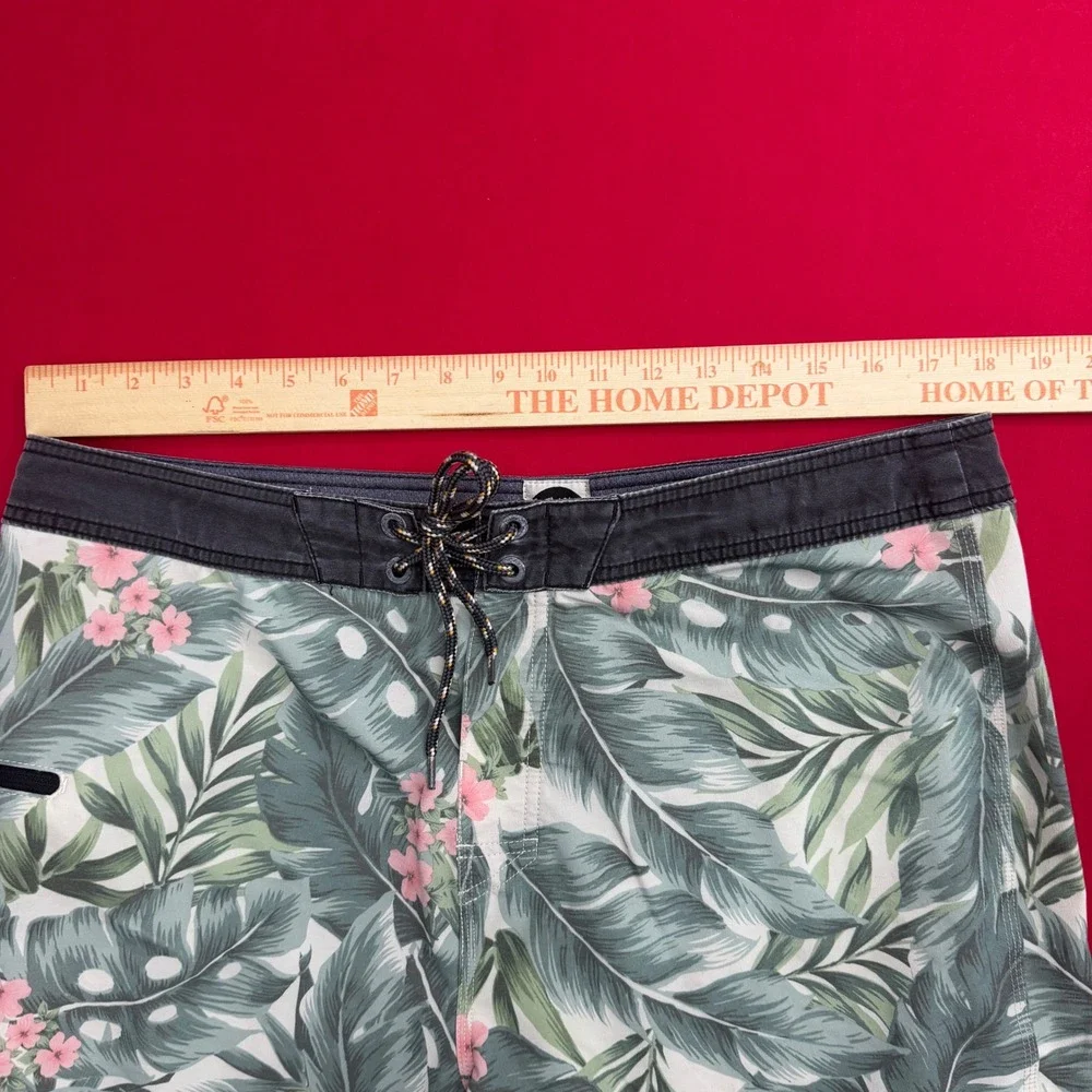 Rip‎ Curl Mens Tropical Floral Board Shorts Green Pink Size 36 Surf Skate Trunks